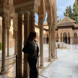 Meet your Posher, Amirah